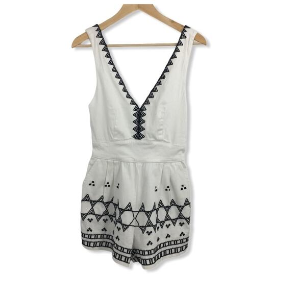 Maje Ika White Black Embroidered Romper NWT - Picture 2 of 9